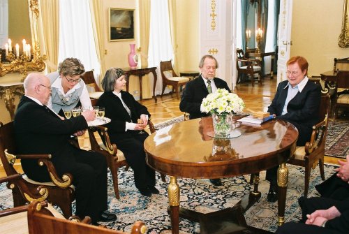 Itsenäisyyden juhlavuoden mitalin luovutus Itsenäisyyden juhlavuoden mitalin luovutus